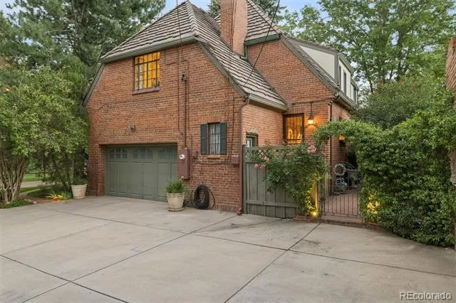 4330 E 6th Avenue Parkway Denver, CO 80220