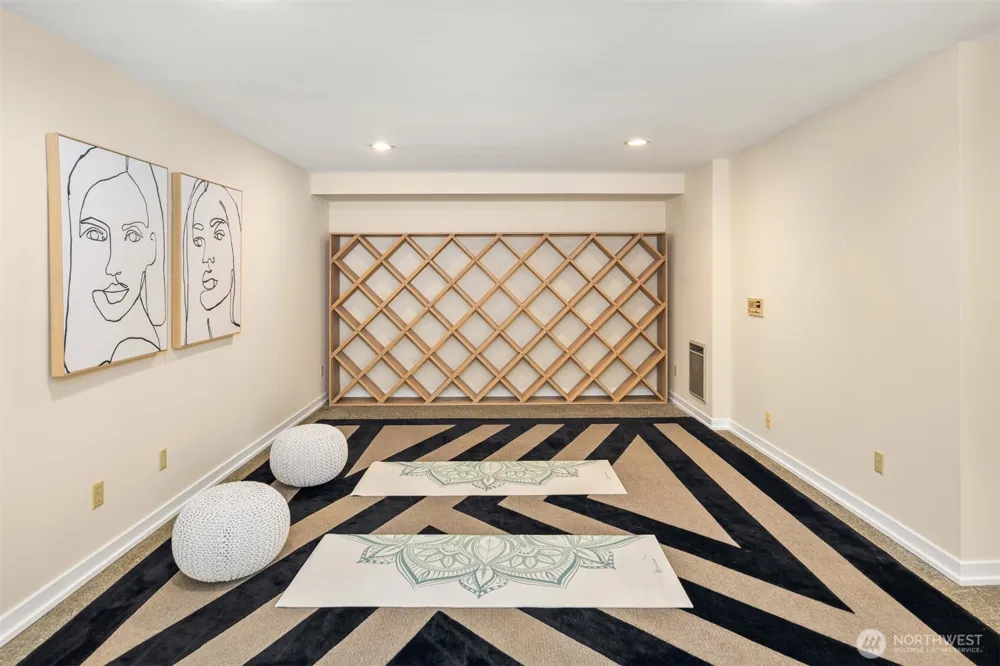 118 Highland Drive Seattle, WA 98109