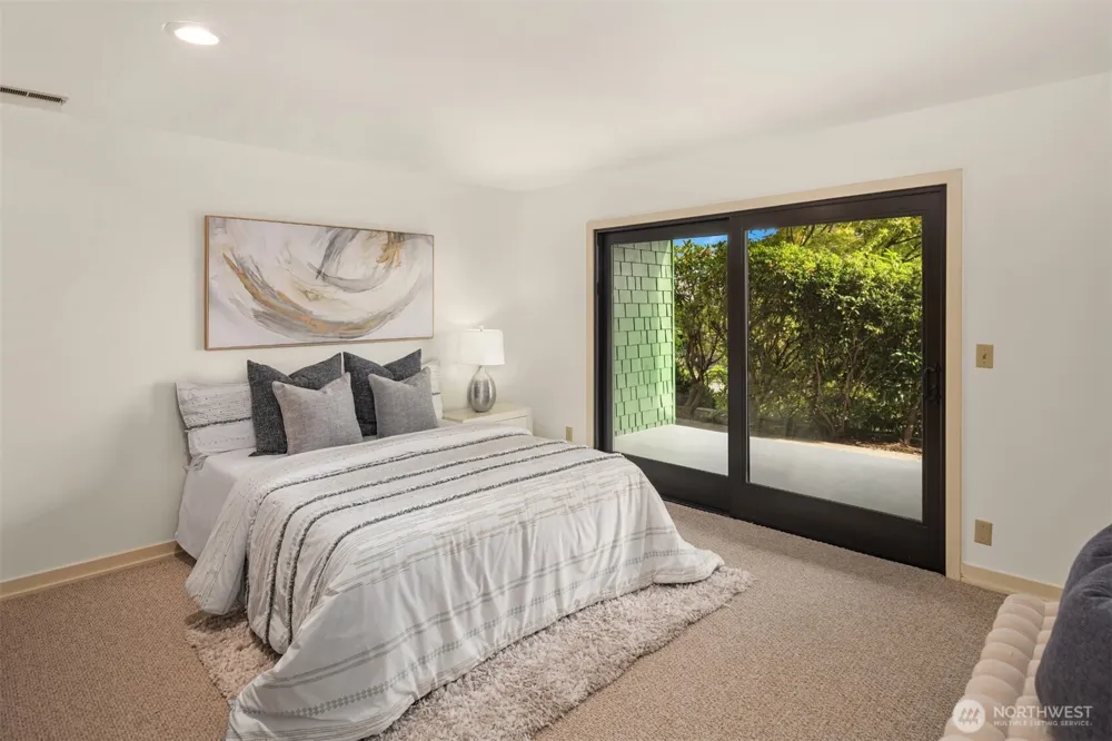 118 Highland Drive Seattle, WA 98109