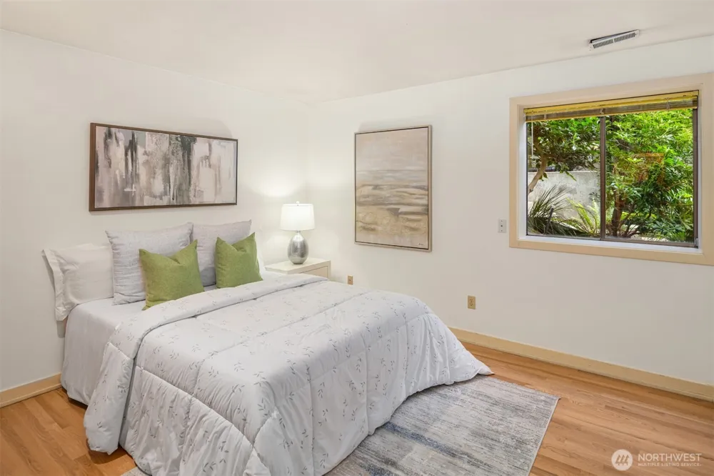 118 Highland Drive Seattle, WA 98109