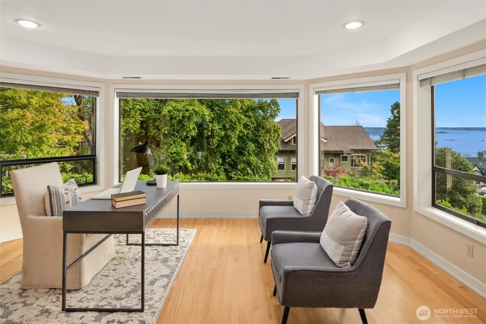 118 Highland Drive Seattle, WA 98109