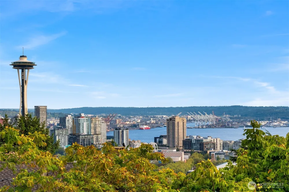 118 Highland Drive Seattle, WA 98109