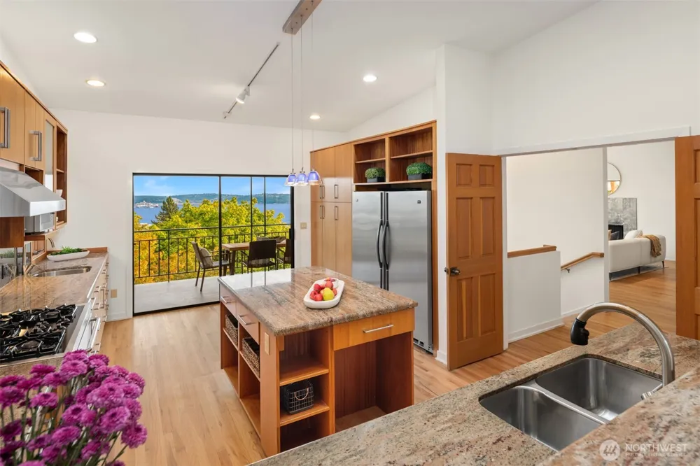 118 Highland Drive Seattle, WA 98109