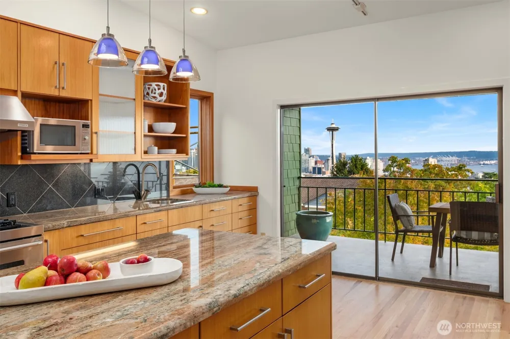 118 Highland Drive Seattle, WA 98109