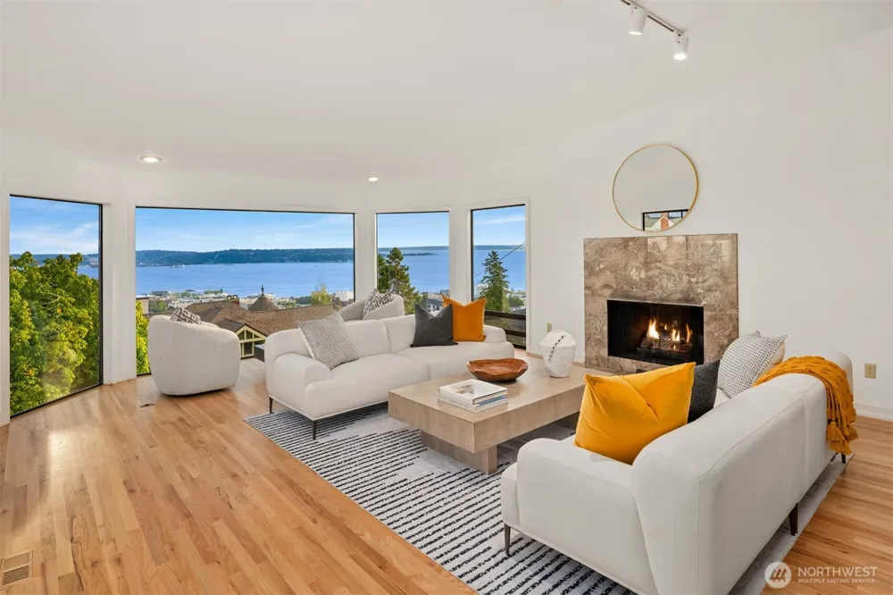 118 Highland Drive Seattle, WA 98109