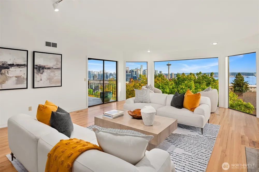 118 Highland Drive Seattle, WA 98109
