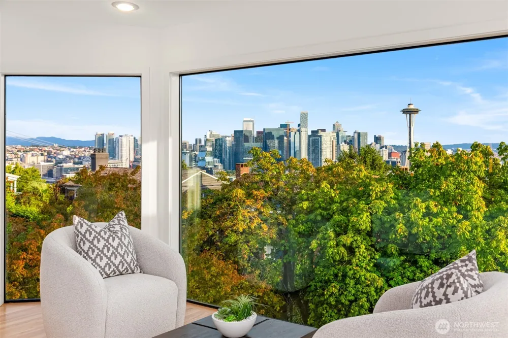 118 Highland Drive Seattle, WA 98109
