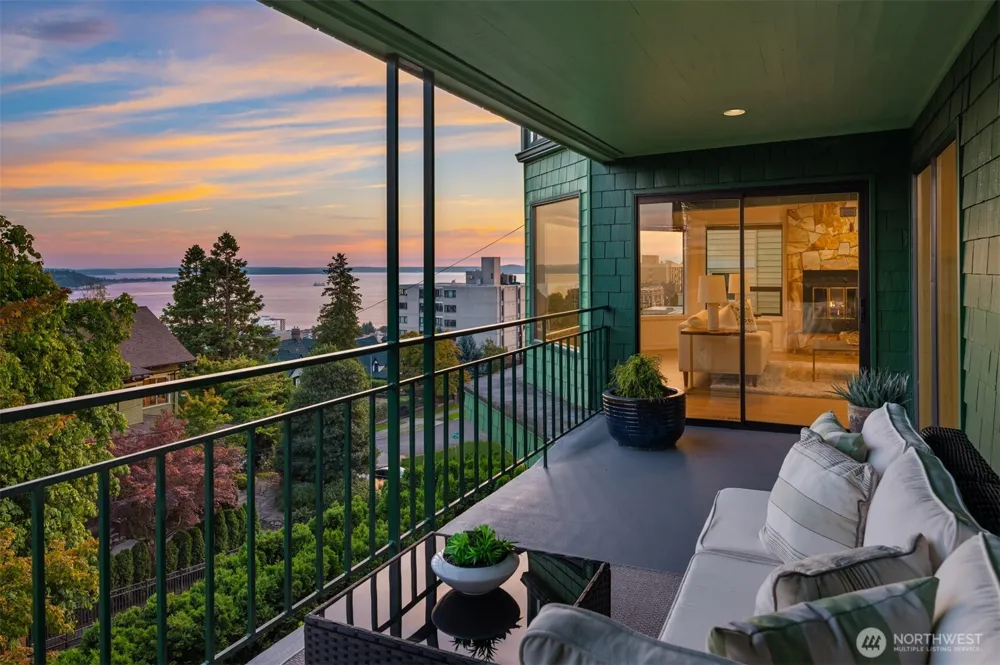 118 Highland Drive Seattle, WA 98109