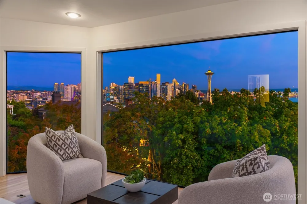 118 Highland Drive Seattle, WA 98109