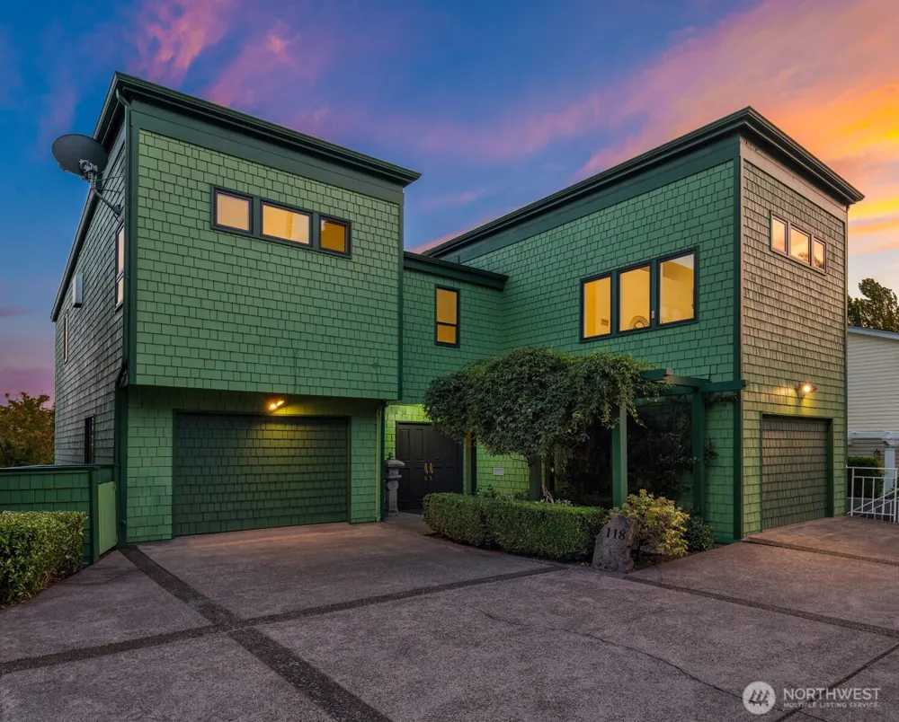 118 Highland Drive Seattle, WA 98109