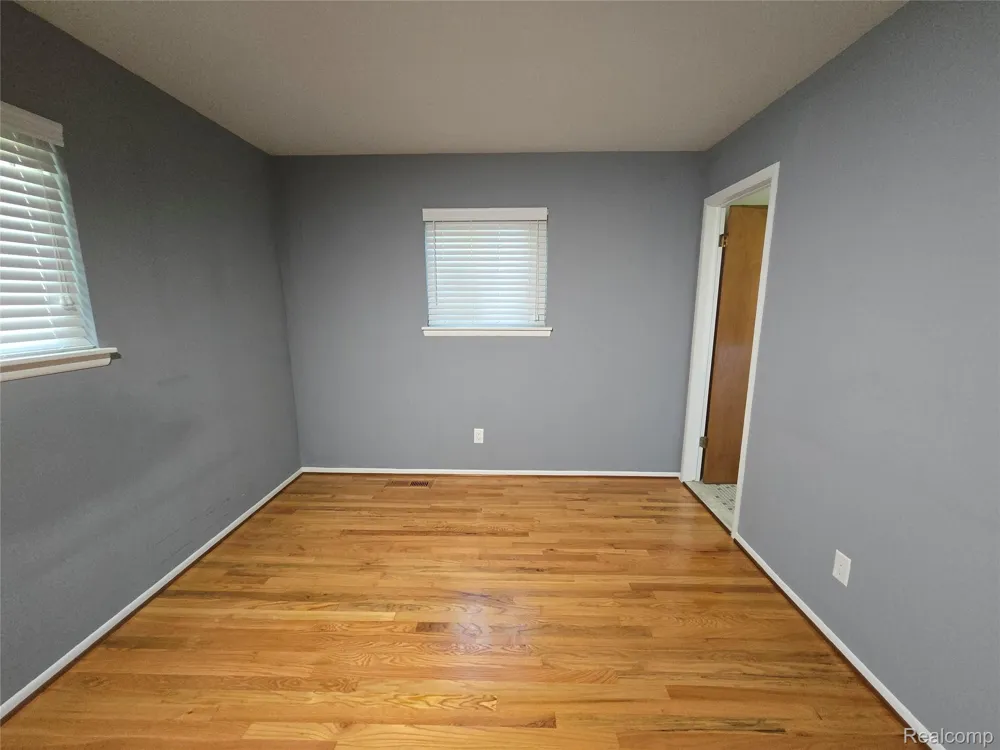 30314 Birch Tree Drive Warren City, MI 48093