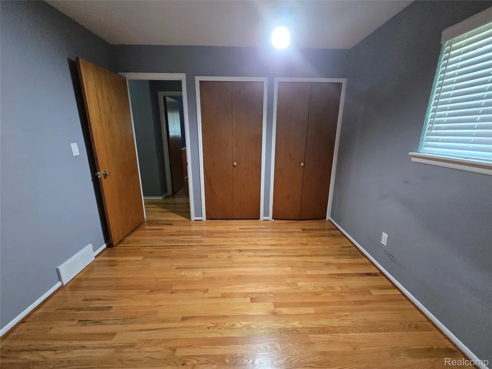 30314 Birch Tree Drive Warren City, MI 48093