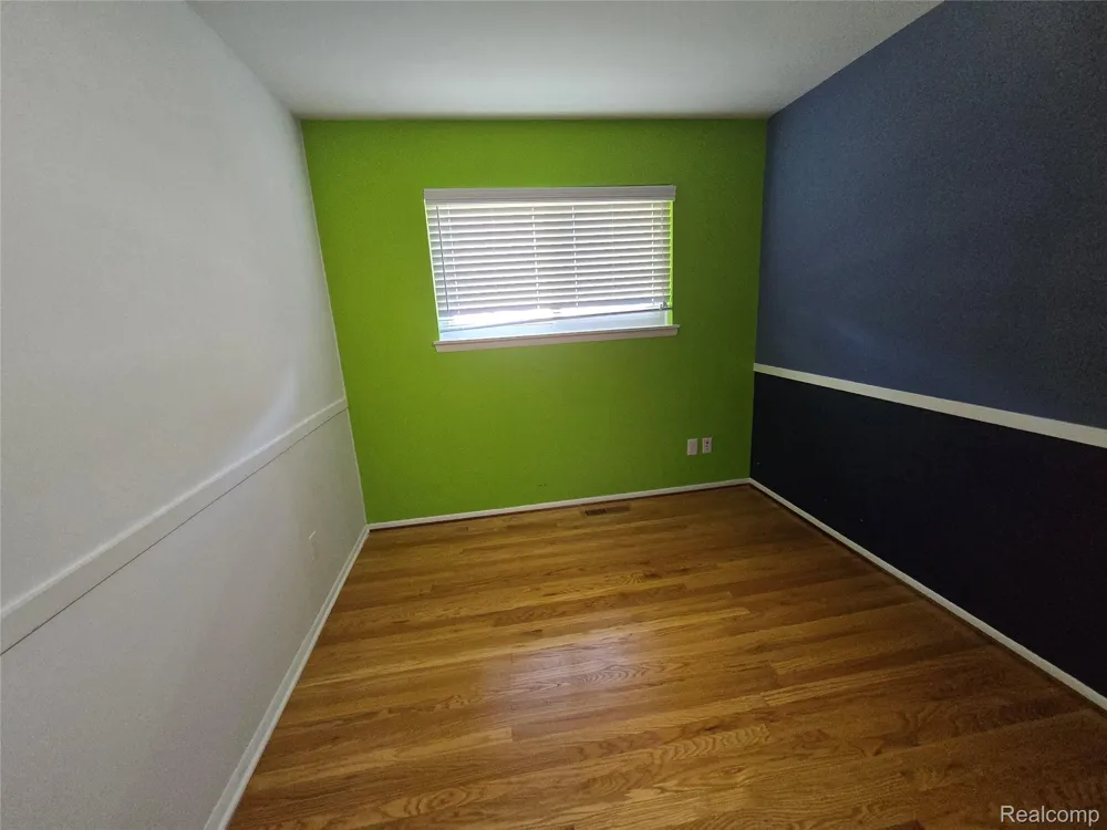 30314 Birch Tree Drive Warren City, MI 48093