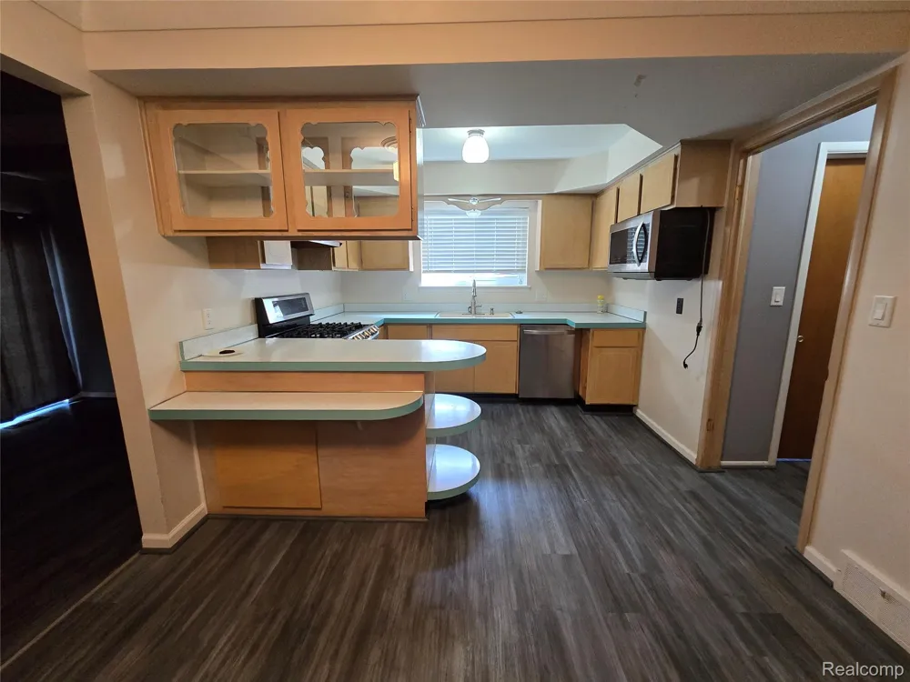 30314 Birch Tree Drive Warren City, MI 48093