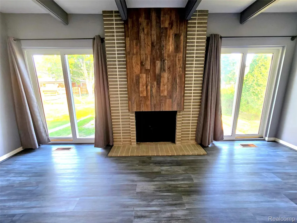 30314 Birch Tree Drive Warren City, MI 48093
