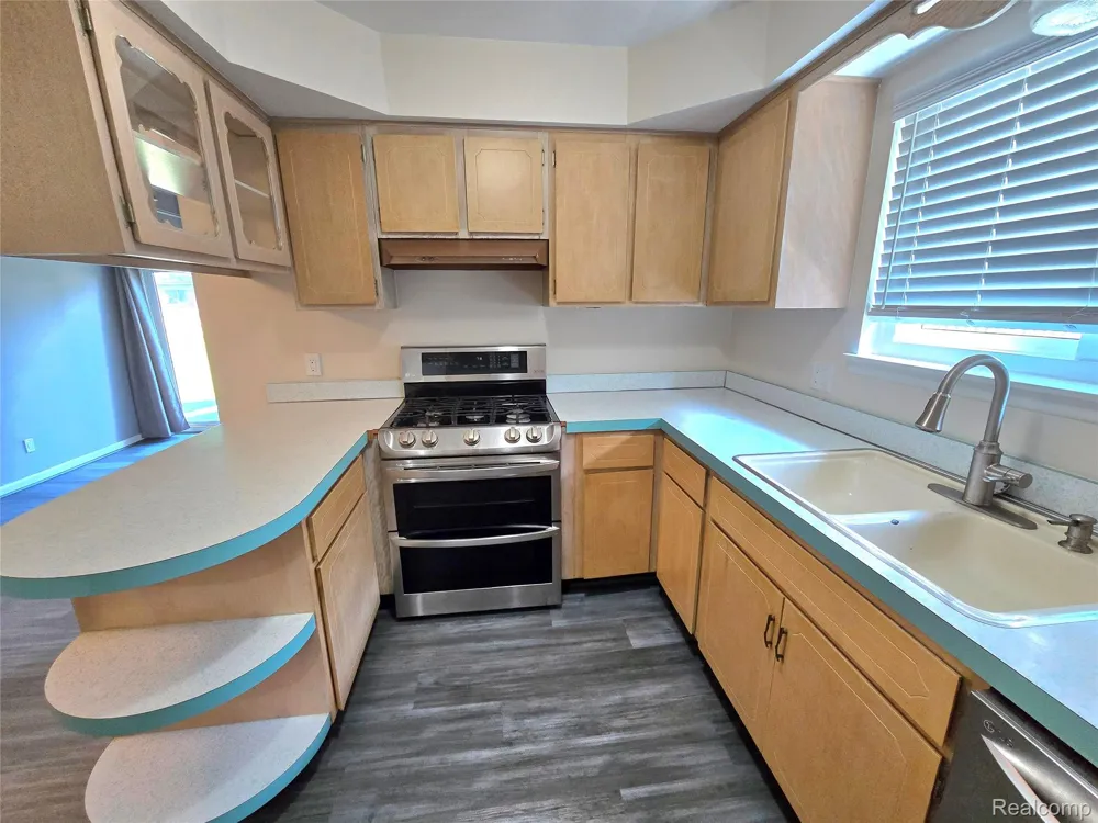 30314 Birch Tree Drive Warren City, MI 48093