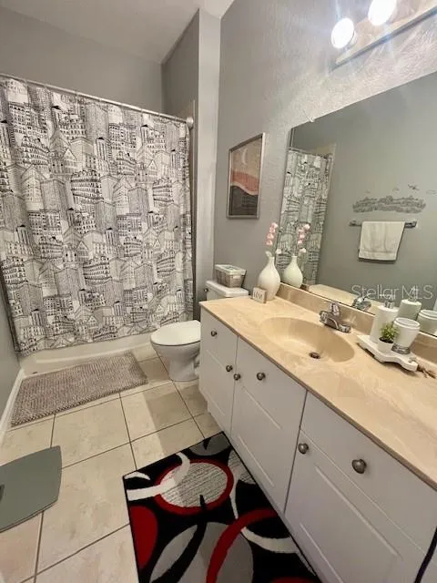 10802 CELTIC WOODS AVENUE Tampa, FL 33647