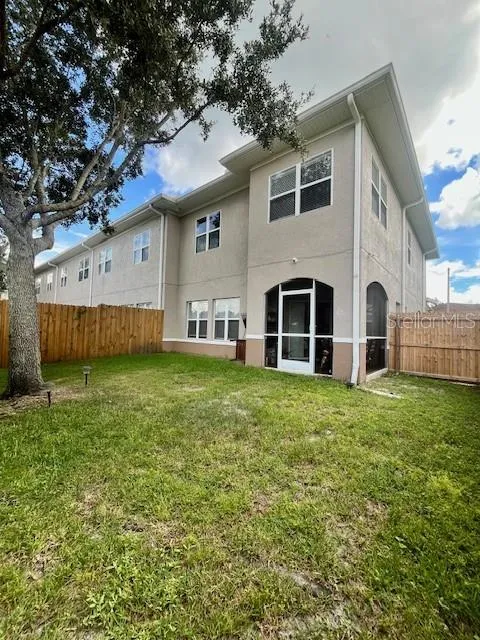 10802 CELTIC WOODS AVENUE Tampa, FL 33647