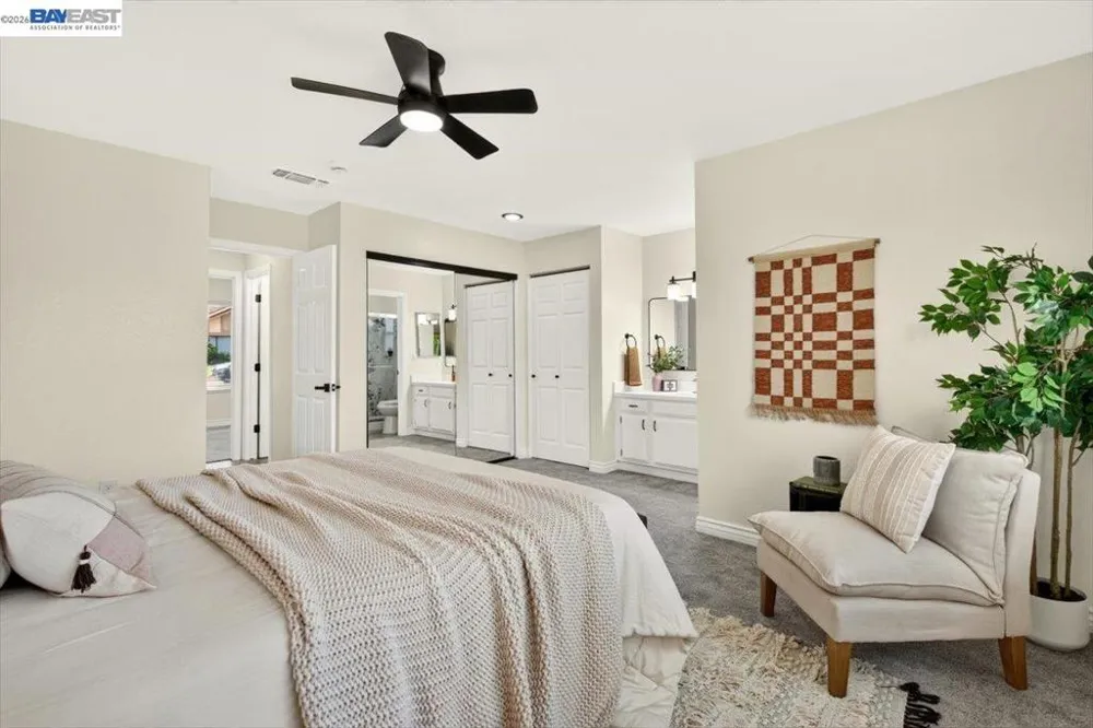 9081 Meadowdale Way Elk Grove, CA 95624