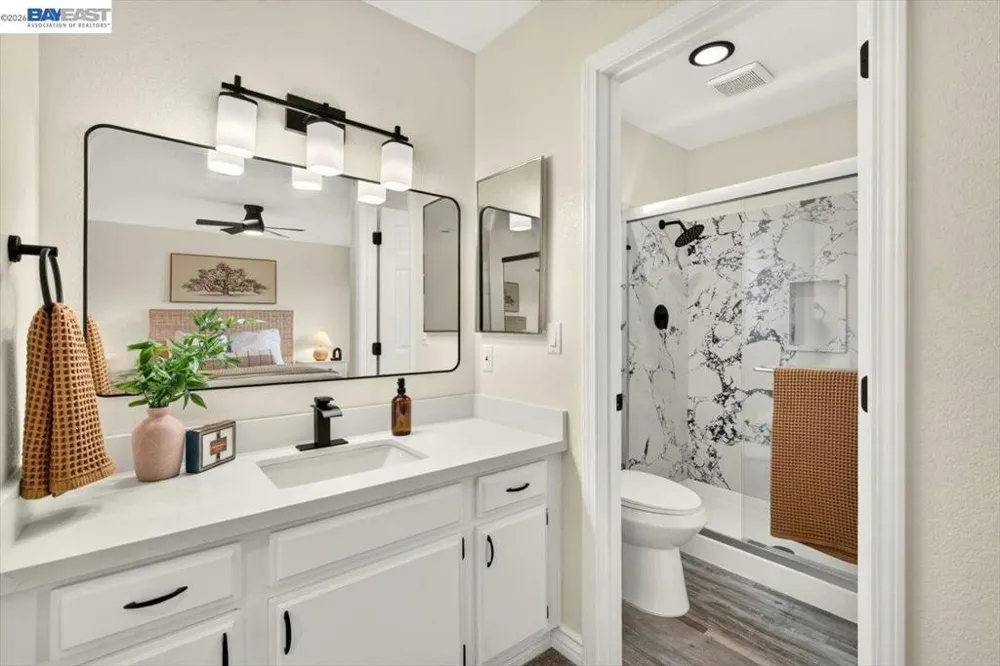 9081 Meadowdale Way Elk Grove, CA 95624