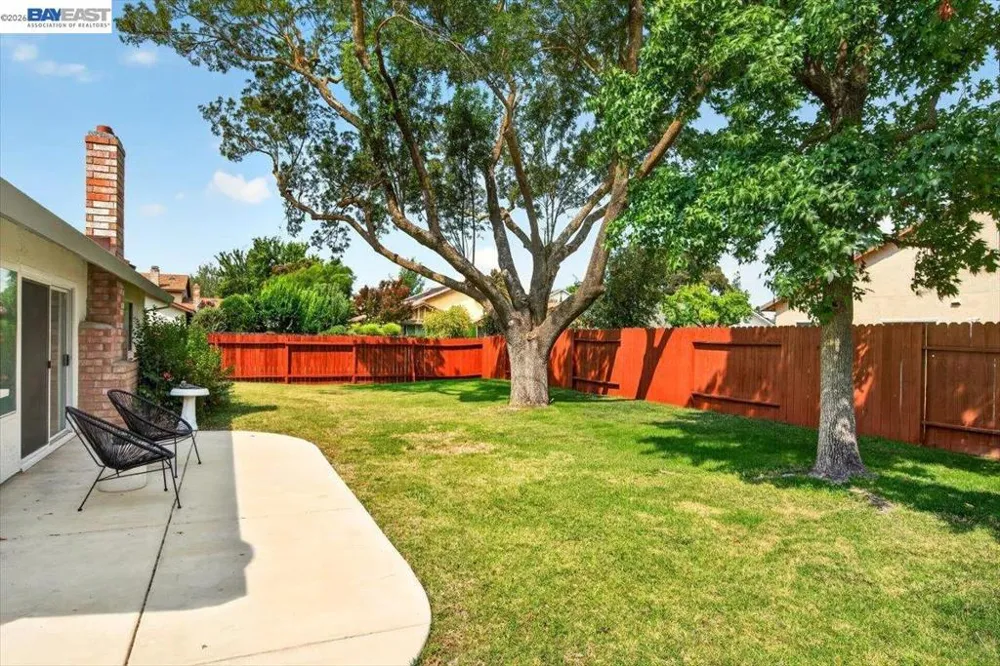 9081 Meadowdale Way Elk Grove, CA 95624