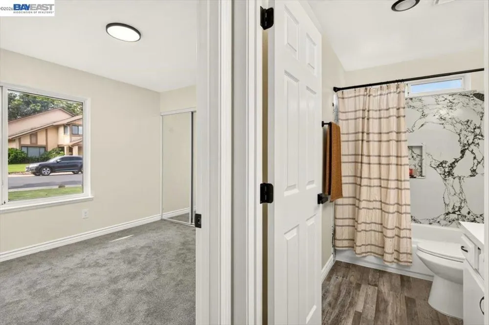 9081 Meadowdale Way Elk Grove, CA 95624
