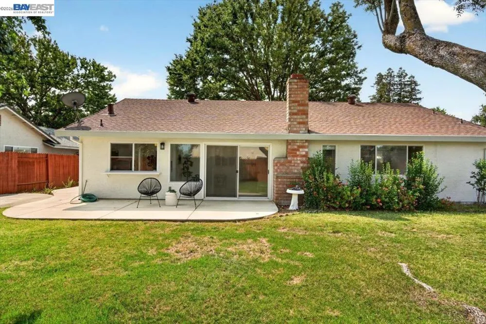 9081 Meadowdale Way Elk Grove, CA 95624