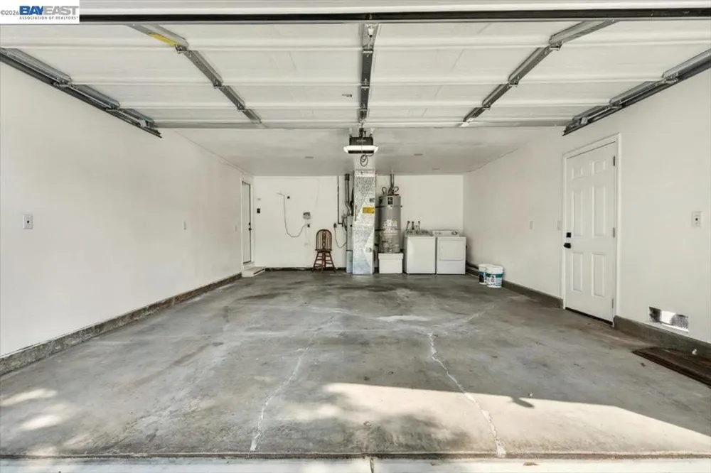 9081 Meadowdale Way Elk Grove, CA 95624