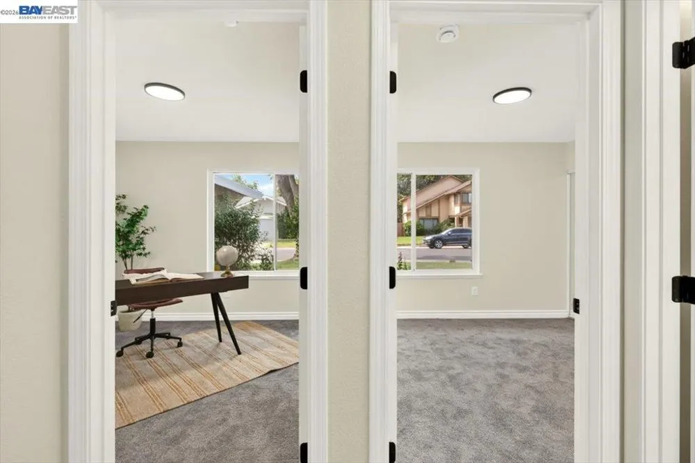 9081 Meadowdale Way Elk Grove, CA 95624