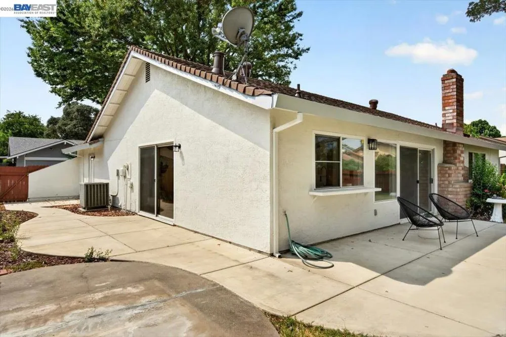 9081 Meadowdale Way Elk Grove, CA 95624