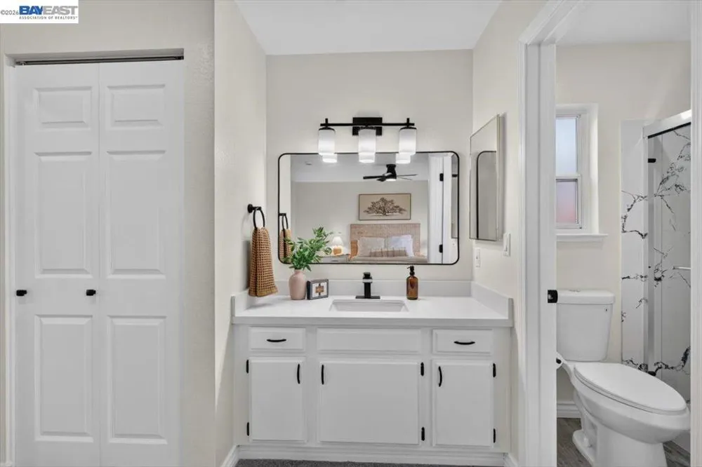 9081 Meadowdale Way Elk Grove, CA 95624