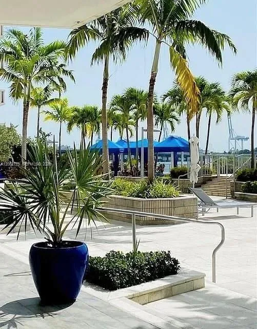 800 West Ave #505 Miami Beach, FL 33139
