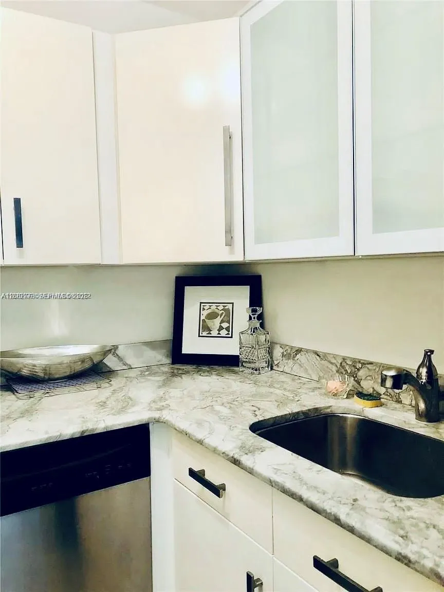 800 West Ave #505 Miami Beach, FL 33139