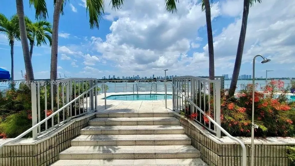800 West Ave #505 Miami Beach, FL 33139