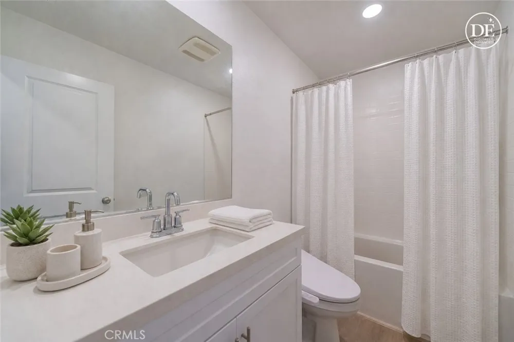 2239 Melogold Corona, CA 92883