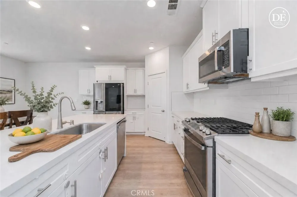 2239 Melogold Corona, CA 92883