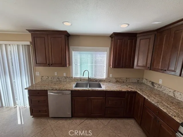6 Willow Tree Lane Irvine, CA 92612