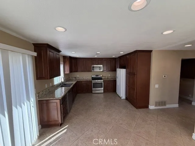 6 Willow Tree Lane Irvine, CA 92612