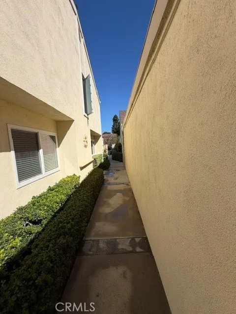 6 Willow Tree Lane Irvine, CA 92612