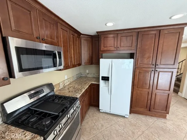 6 Willow Tree Lane Irvine, CA 92612