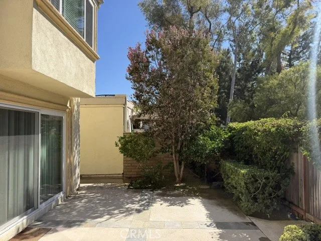 6 Willow Tree Lane Irvine, CA 92612