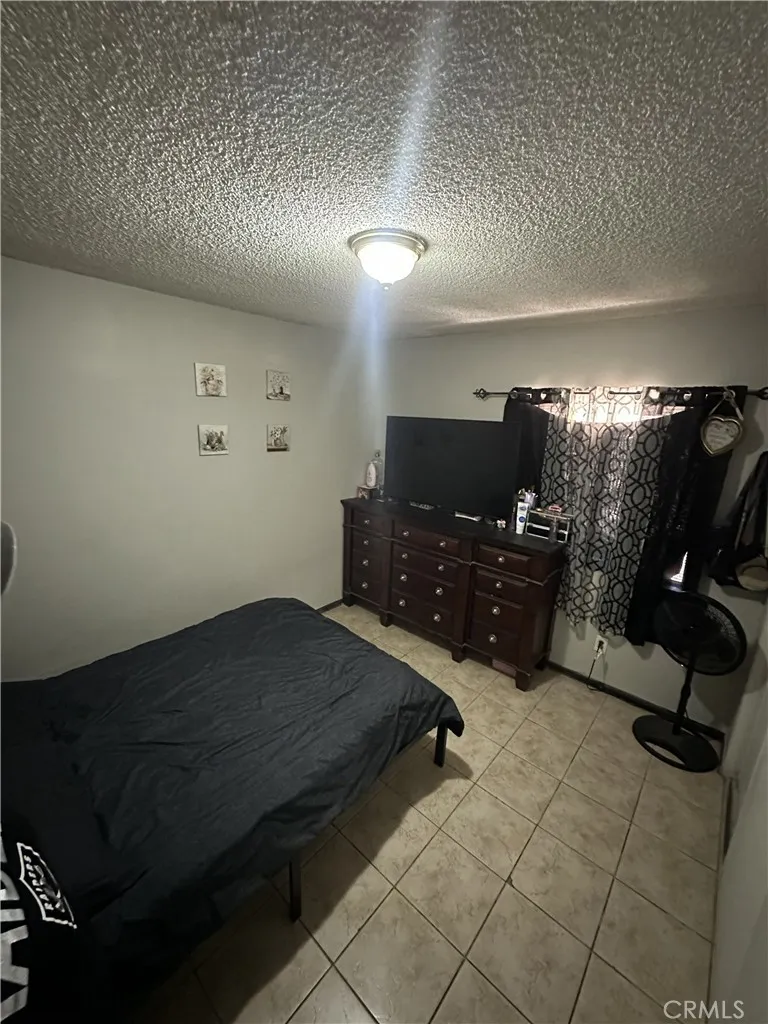 3945 San Benito San Bernardino, CA 92407
