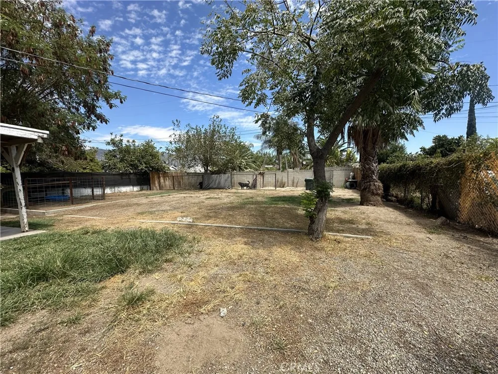 3945 San Benito San Bernardino, CA 92407