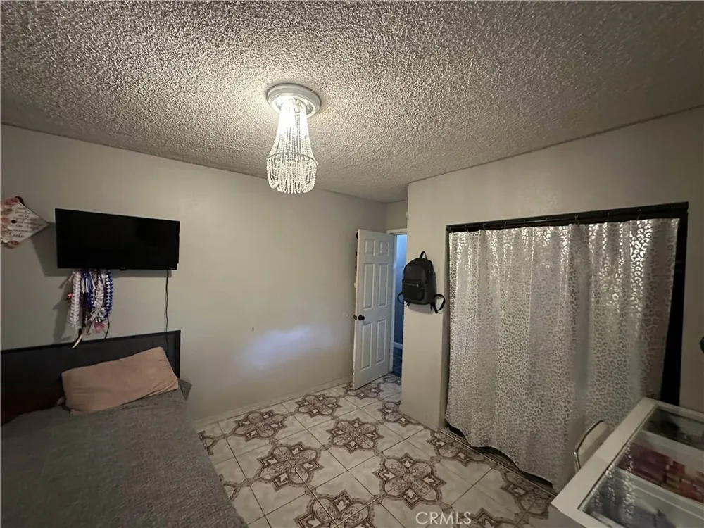 3945 San Benito San Bernardino, CA 92407