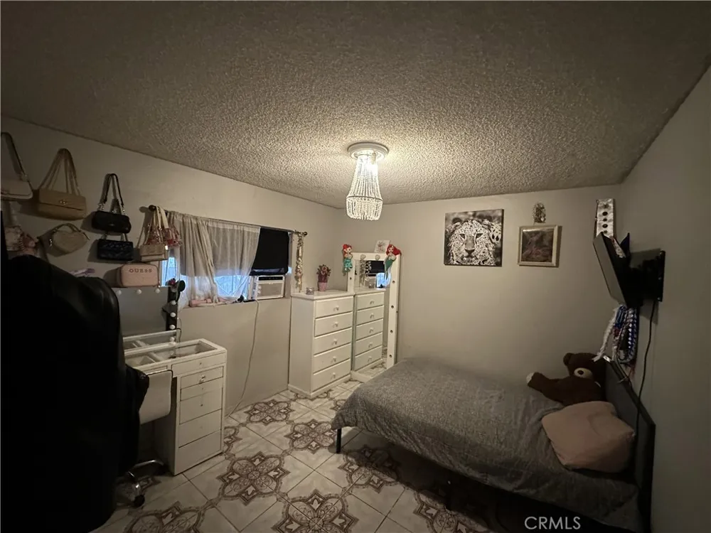 3945 San Benito San Bernardino, CA 92407