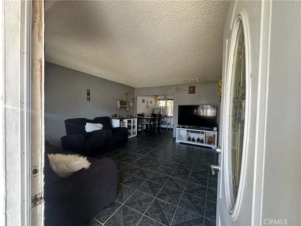3945 San Benito San Bernardino, CA 92407