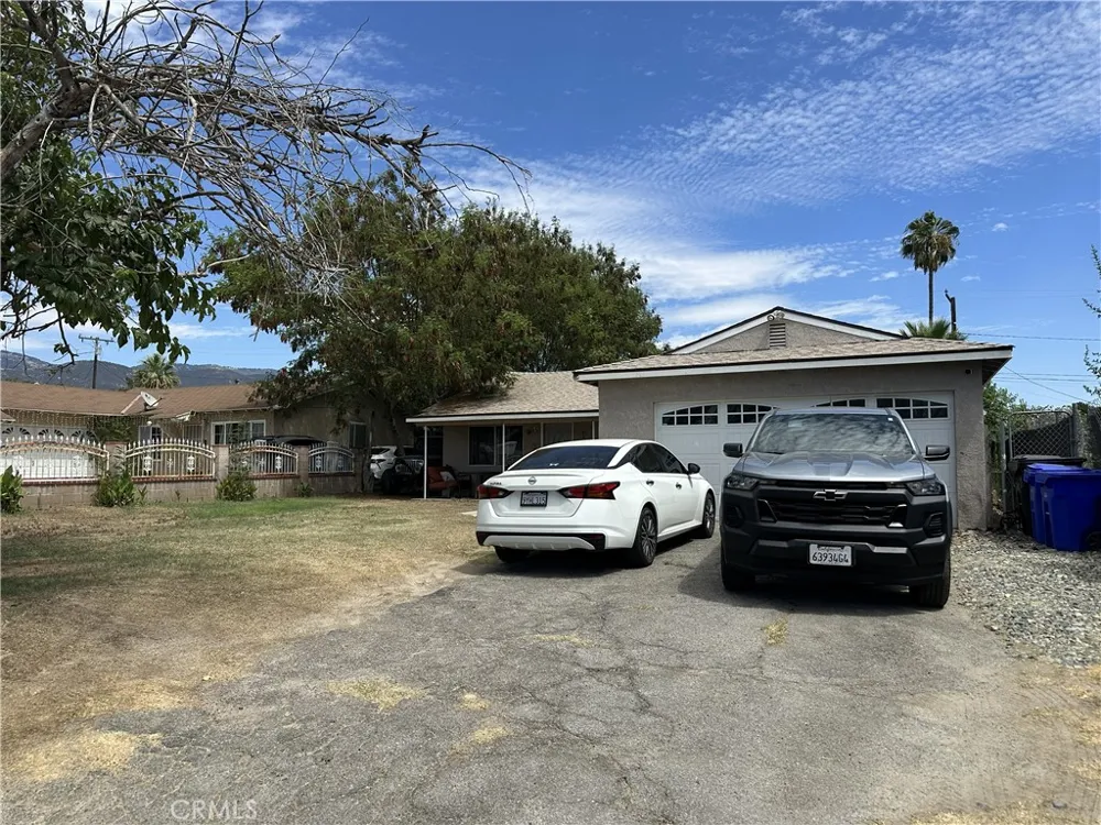 3945 San Benito San Bernardino, CA 92407