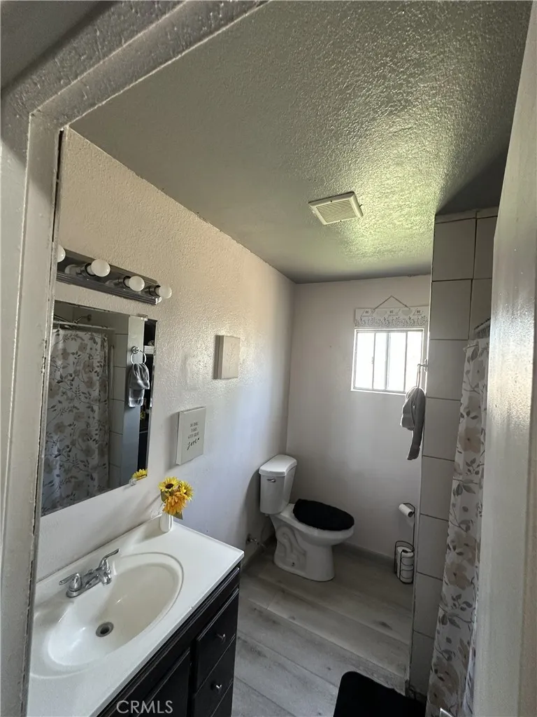 3945 San Benito San Bernardino, CA 92407