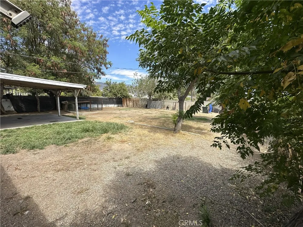 3945 San Benito San Bernardino, CA 92407
