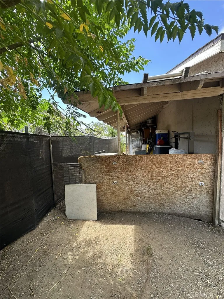 3945 San Benito San Bernardino, CA 92407